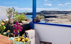 Casa Dora: Tradicional Y Al Borde Del Mar.